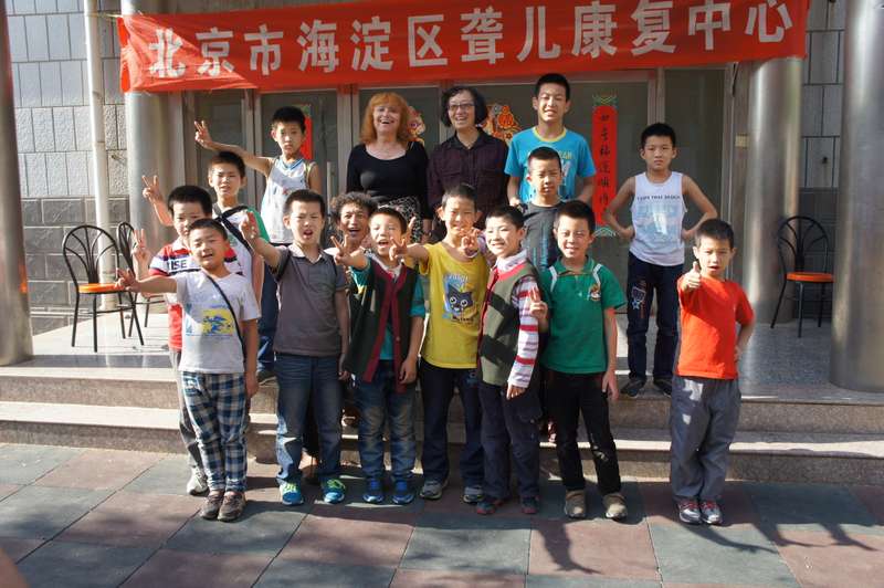 Martine et Stphane avec les enfants chinois